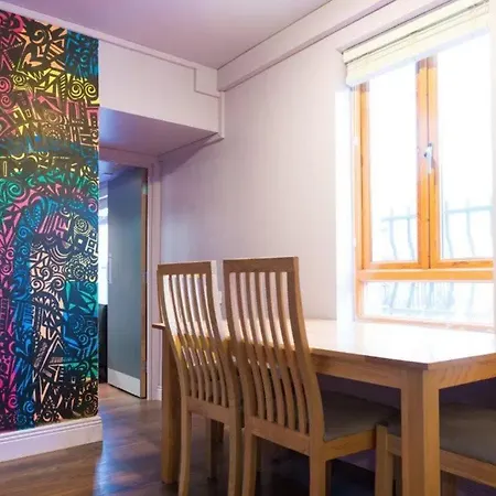 بيت شباب The Times - Camden Place *