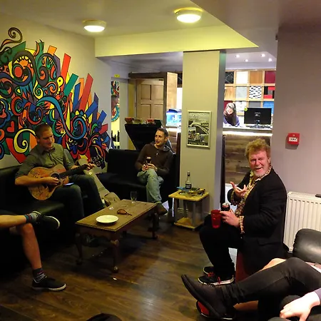 The Times - Camden Place بيت شباب *