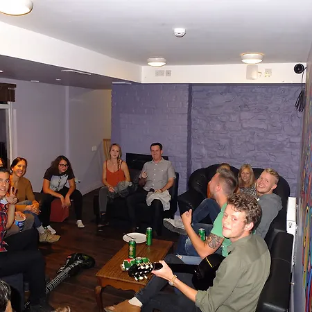 بيت شباب The Times - Camden Place