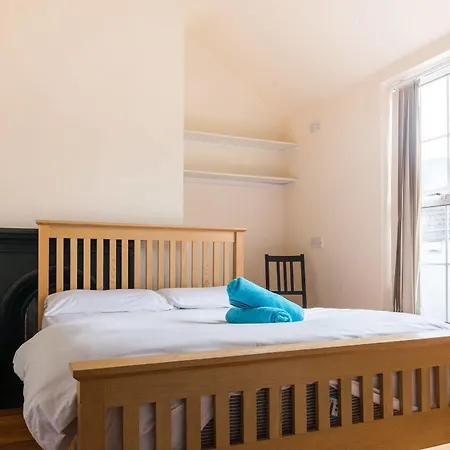 The Times - Camden Place Hostel *